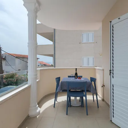Apartament In With Wifi *