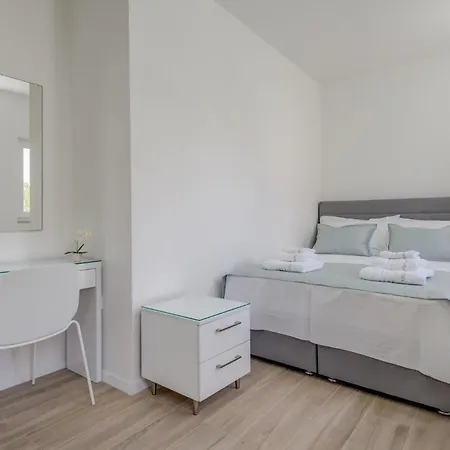 In With Wifi アパート トロギール